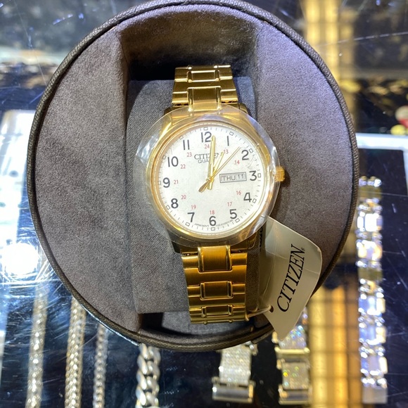 Watch - Picture 2 of 3